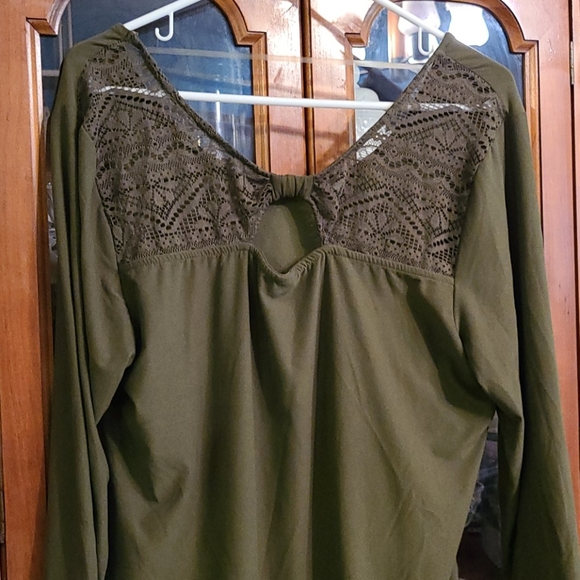 Ladies 3 quarter length sleeve top - Picture 2 of 4